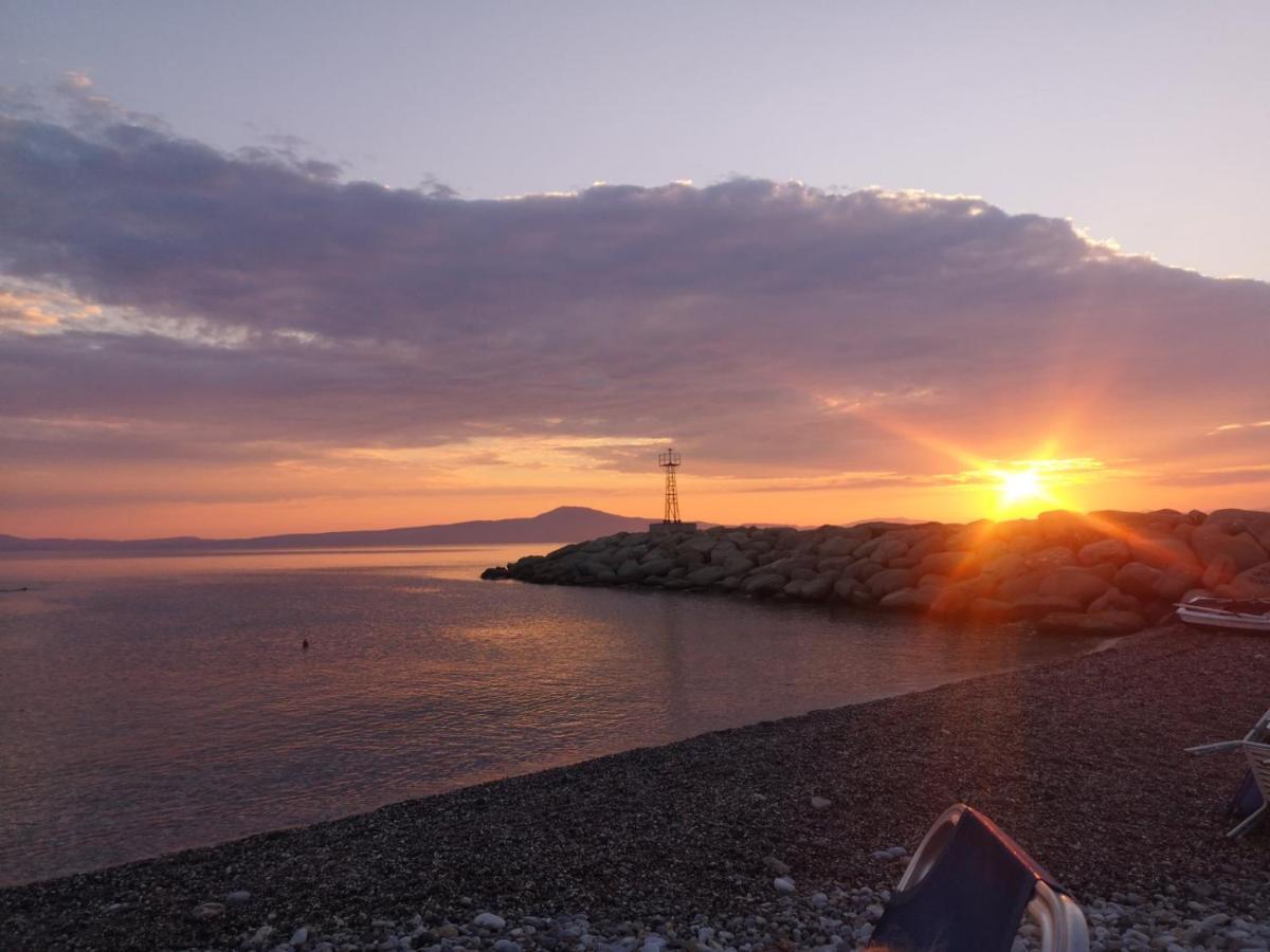 Panos & Antzy Apartments Kalamata Exterior photo